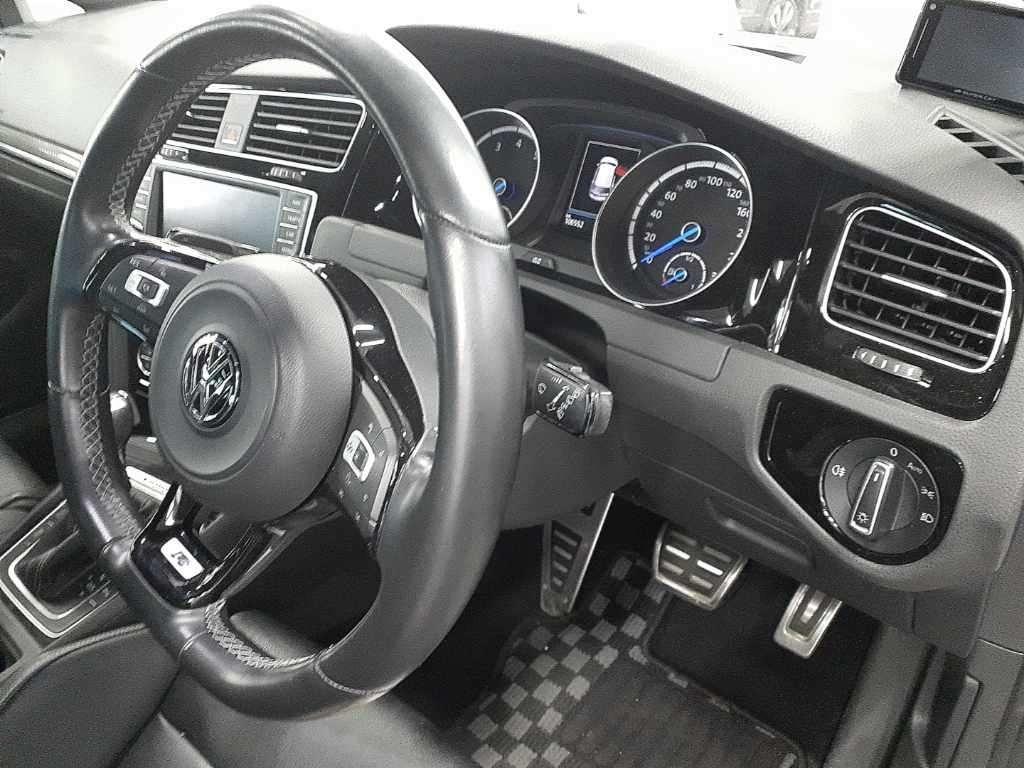 Volkswagen GOLF R 4WD
