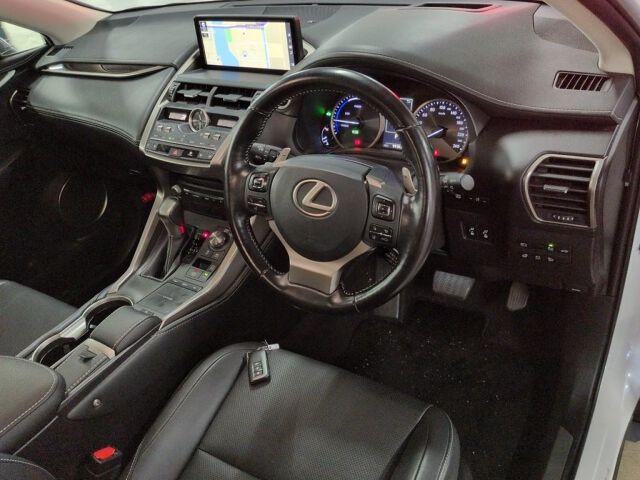 Lexus NX NX300H VERSION L