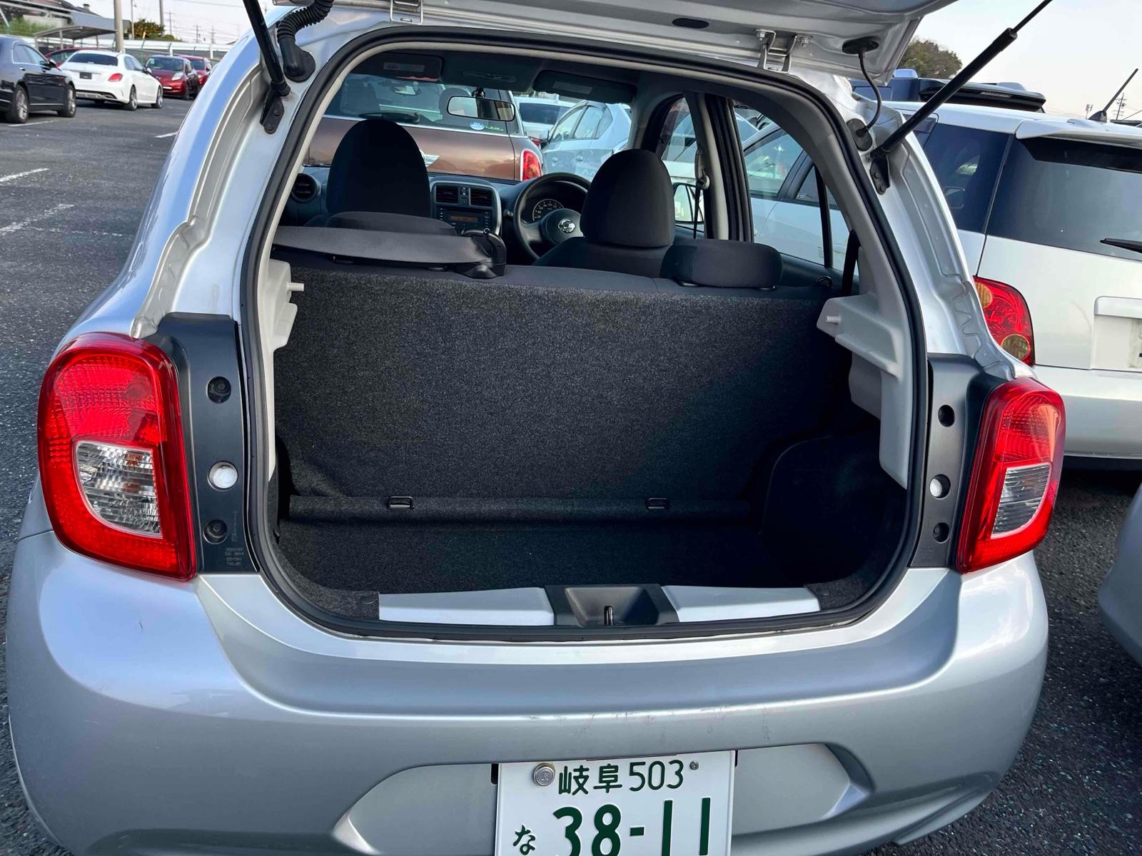 Nissan MARCH S