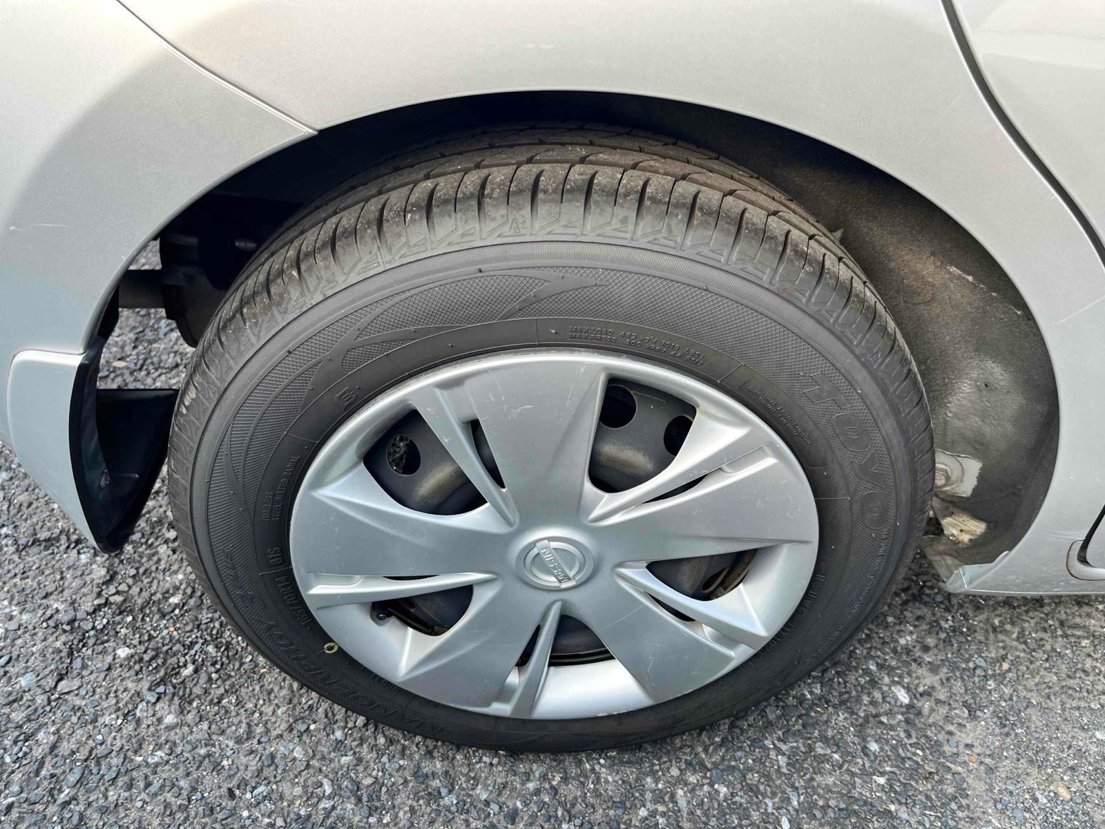 Nissan MARCH S