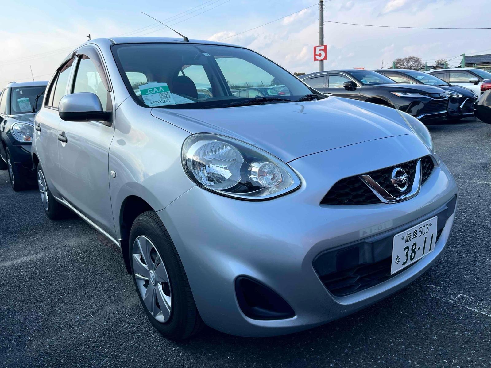 Nissan MARCH S