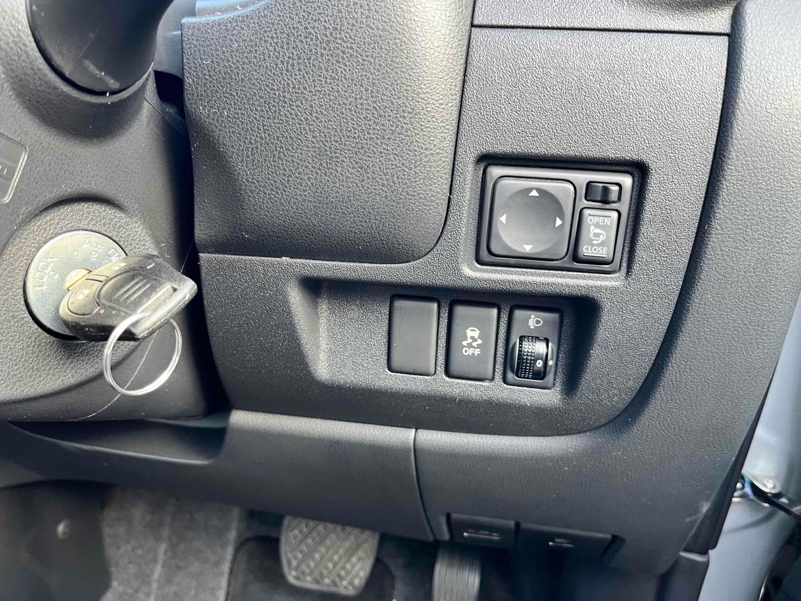 Nissan MARCH S