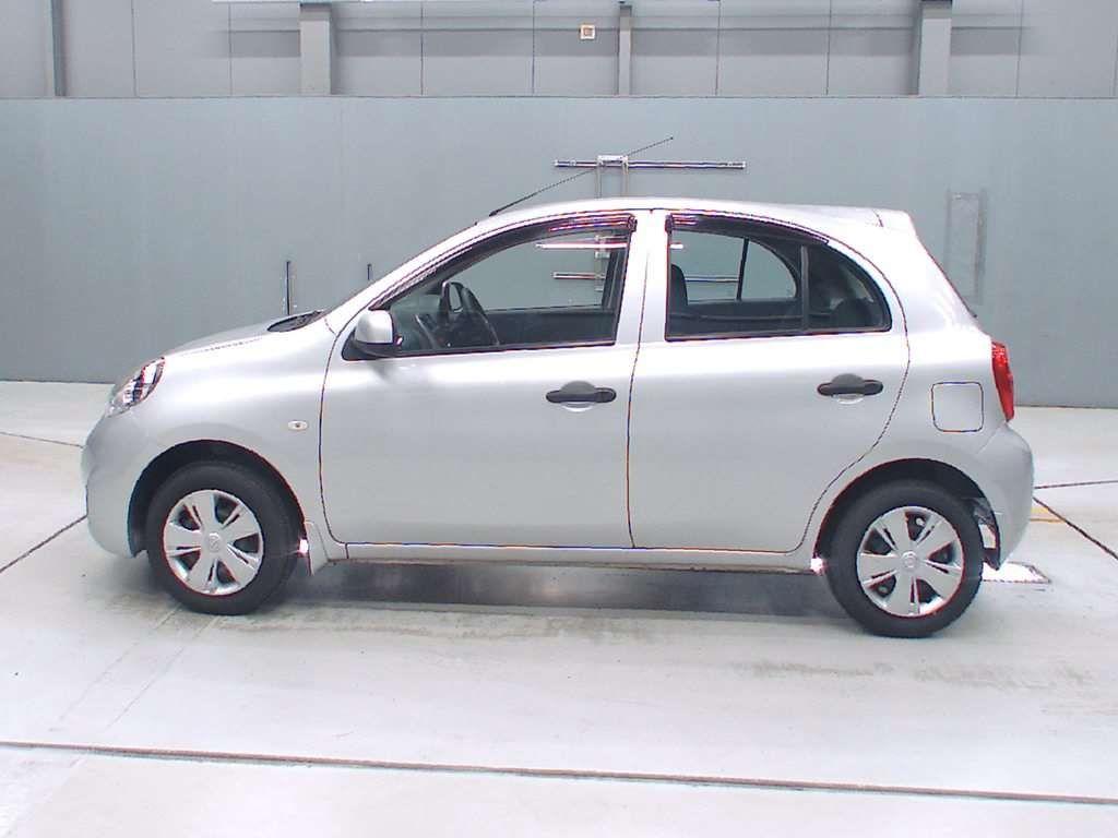 Nissan MARCH S
