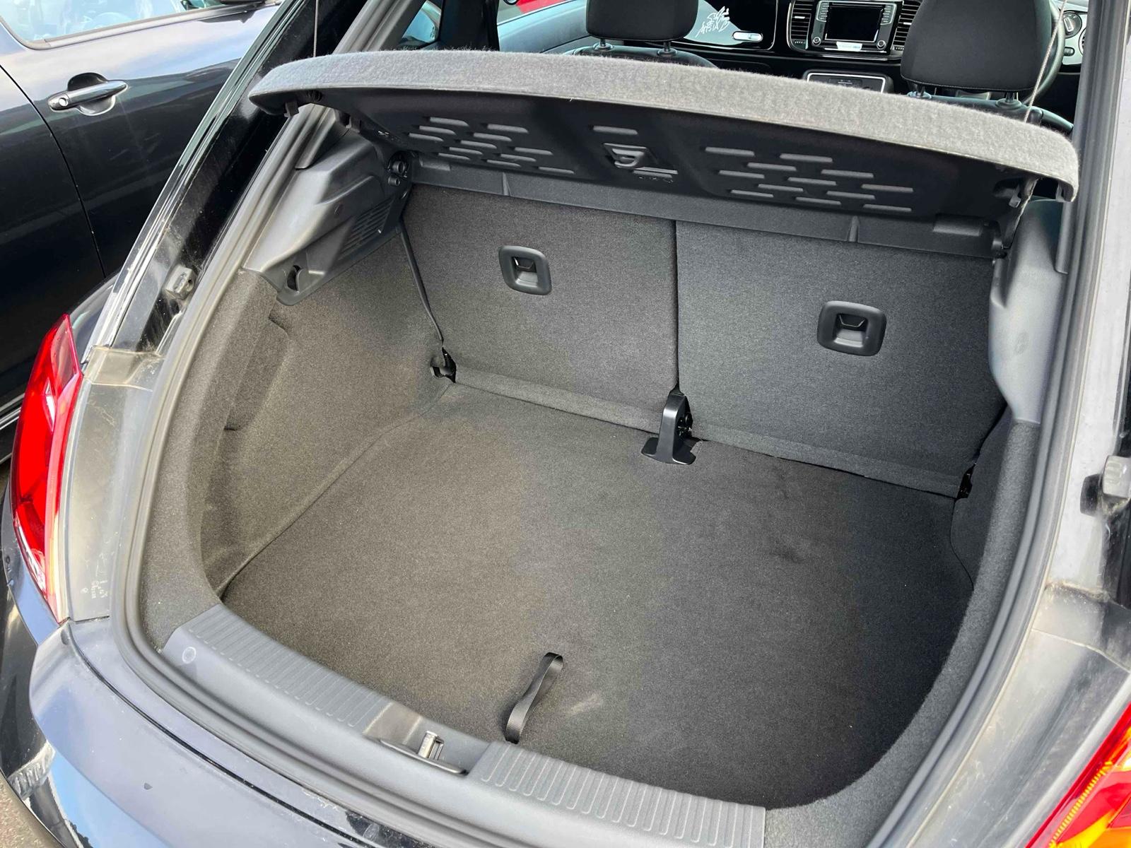 Volkswagen THE BEETLE BASE