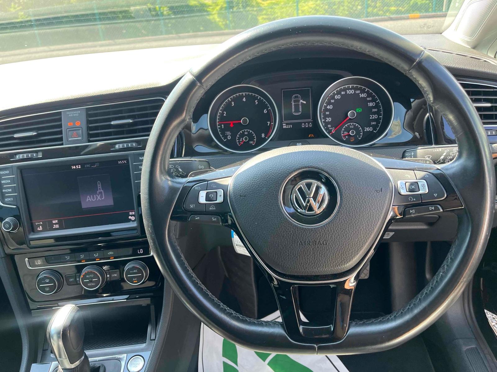 Volkswagen Golf TSI