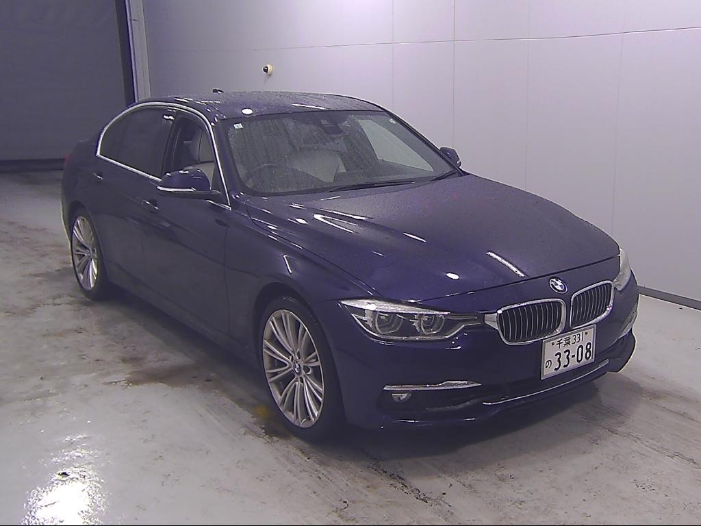 BMW 3 Series 330e (standard)