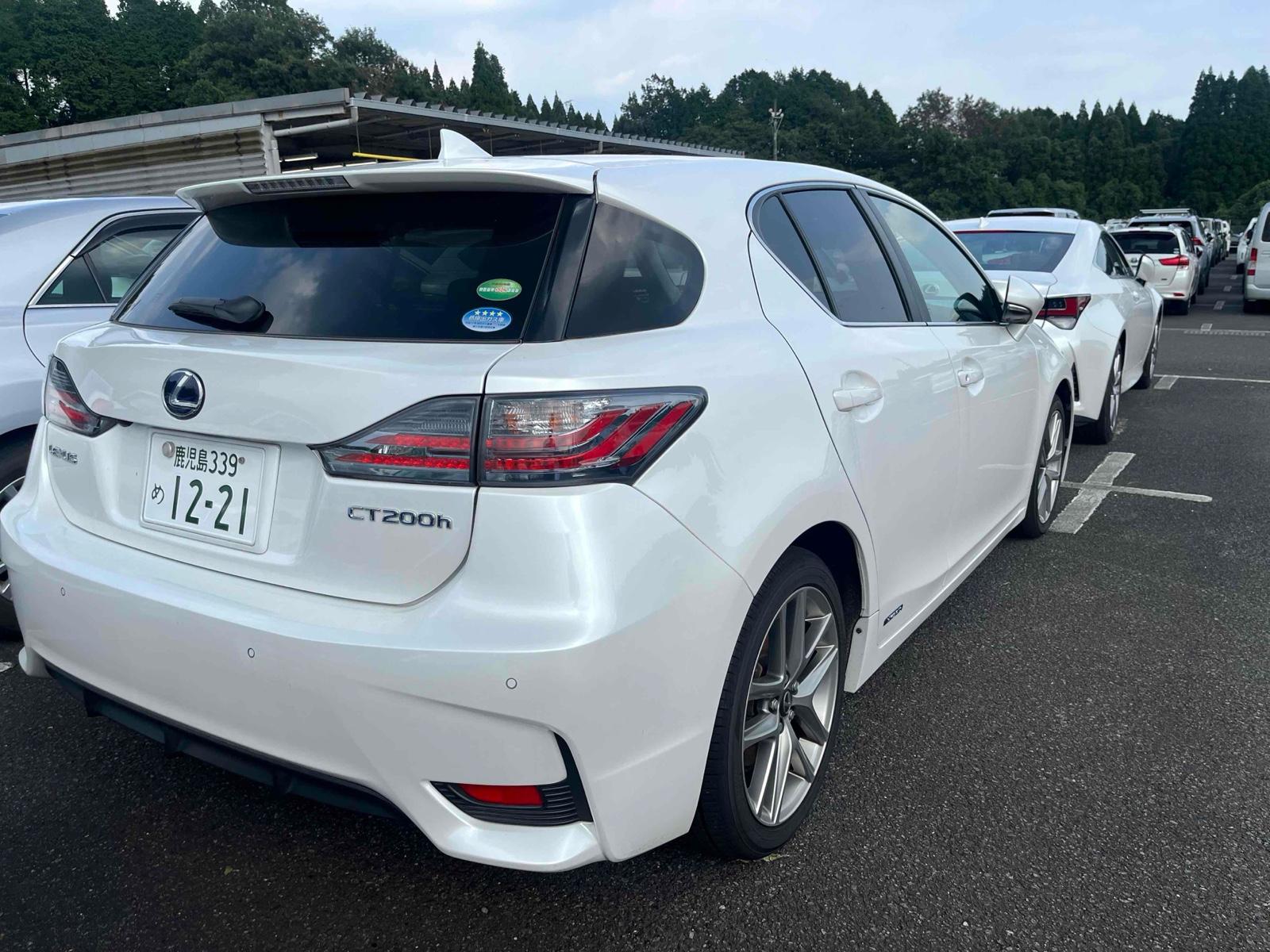 Lexus CT CT200H X