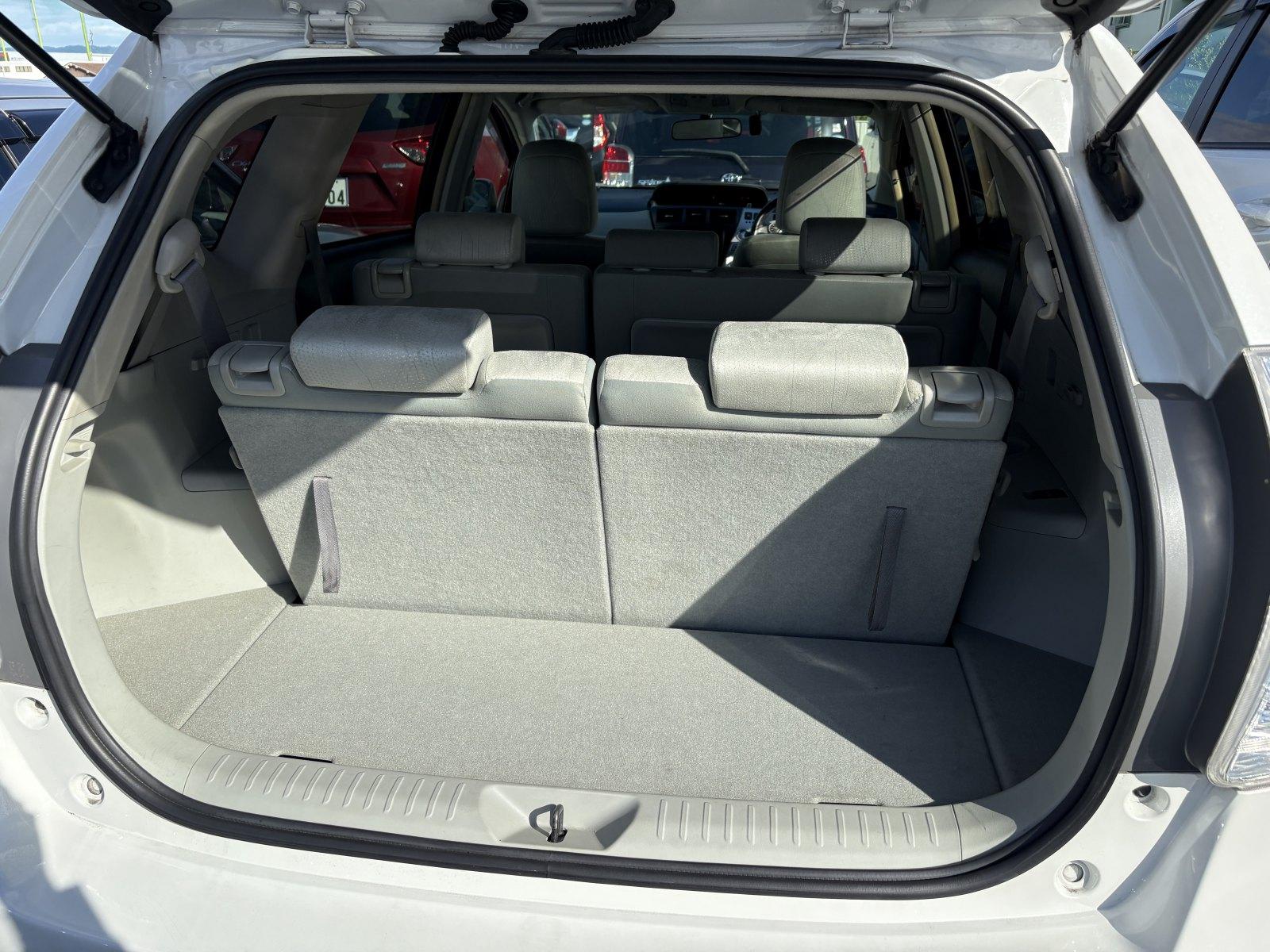 Toyota Prius ALPHA G