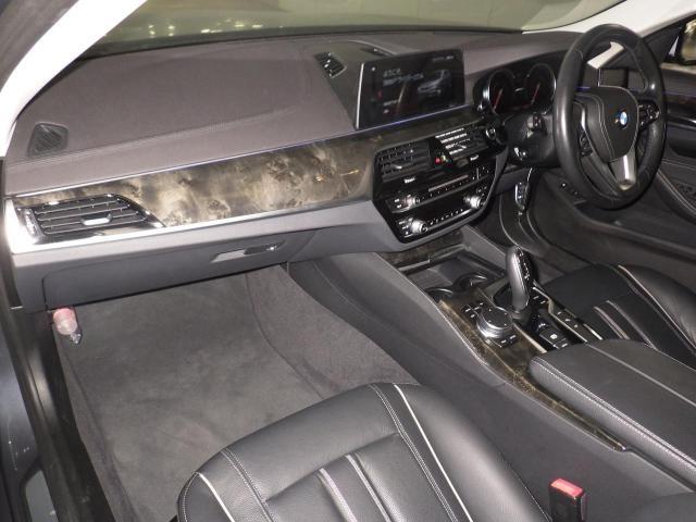 BMW 5 Series 530 e ﾗｸﾞｼﾞｭｱﾘｰ ｱｲﾊﾟﾌｫｰﾏﾝｽ