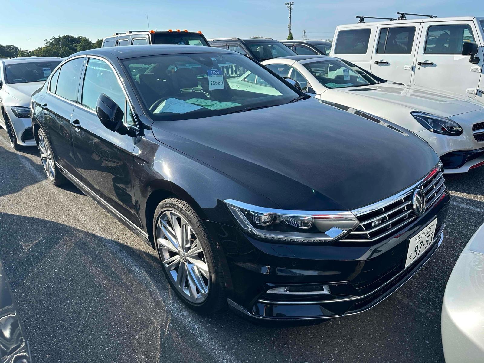 Volkswagen Passat 2.0TSI R LINE