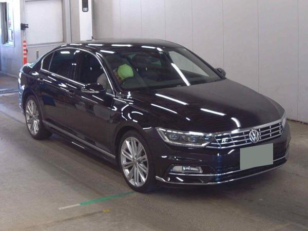 Volkswagen Passat 2.0TSI R LINE