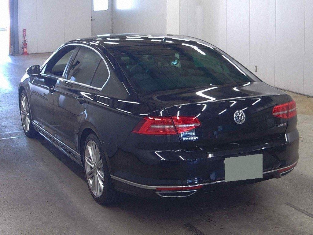 Volkswagen Passat 2.0TSI R LINE