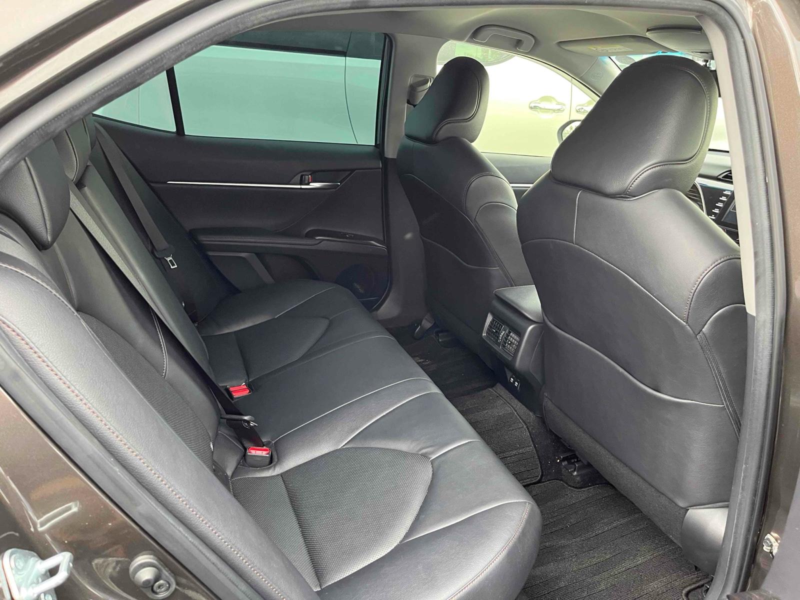 Toyota Camry HYBRID G LEATHER PACKAGE