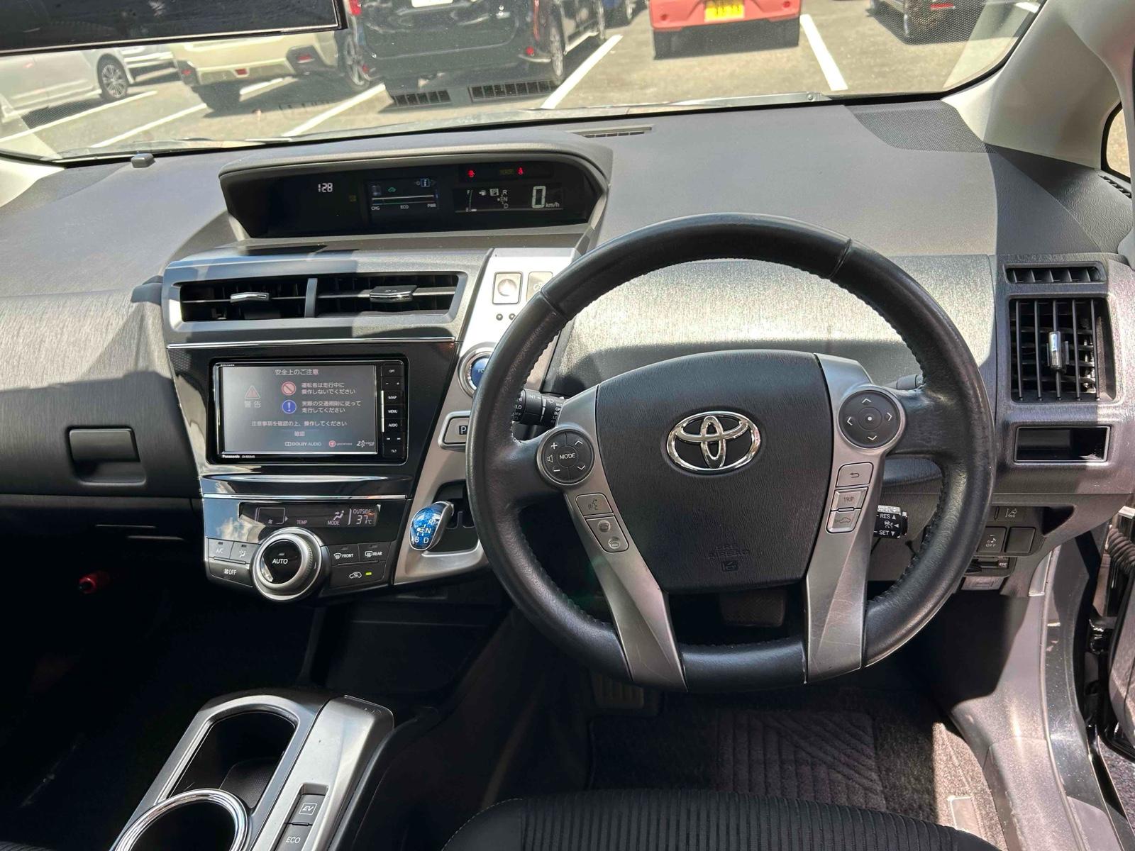 Toyota Prius ALPHA S TOURING SLC