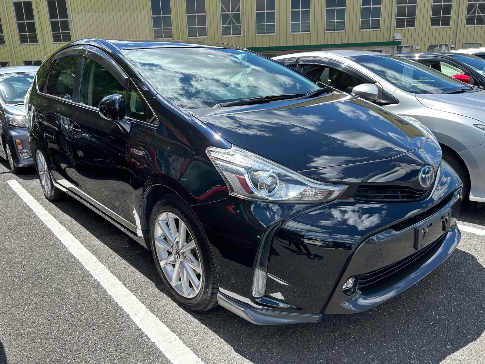 Toyota Prius ALPHA S TOURING SLC