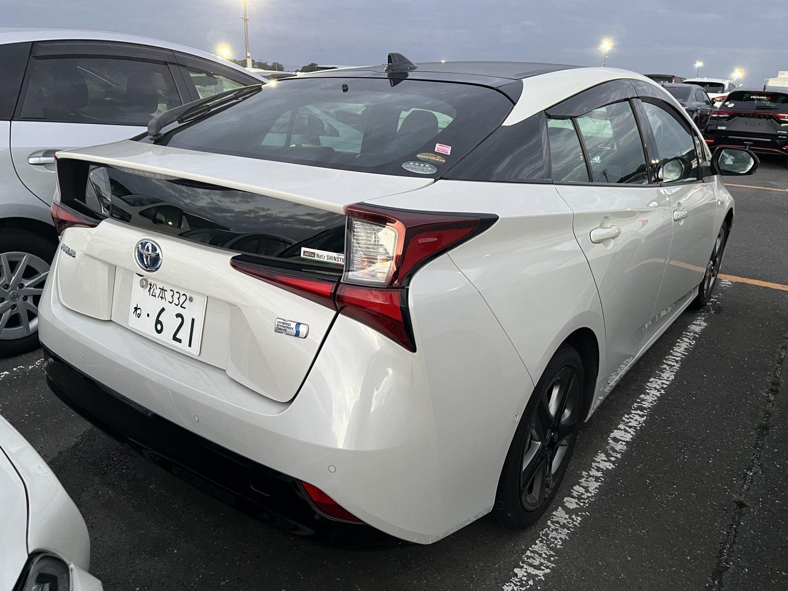 Toyota Prius A TOURING SELECTION