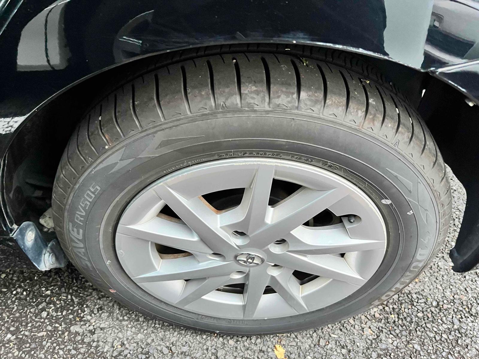 Toyota Prius ALPHA S 7SEAT