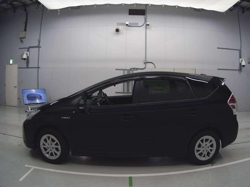Toyota Prius ALPHA S 7SEAT