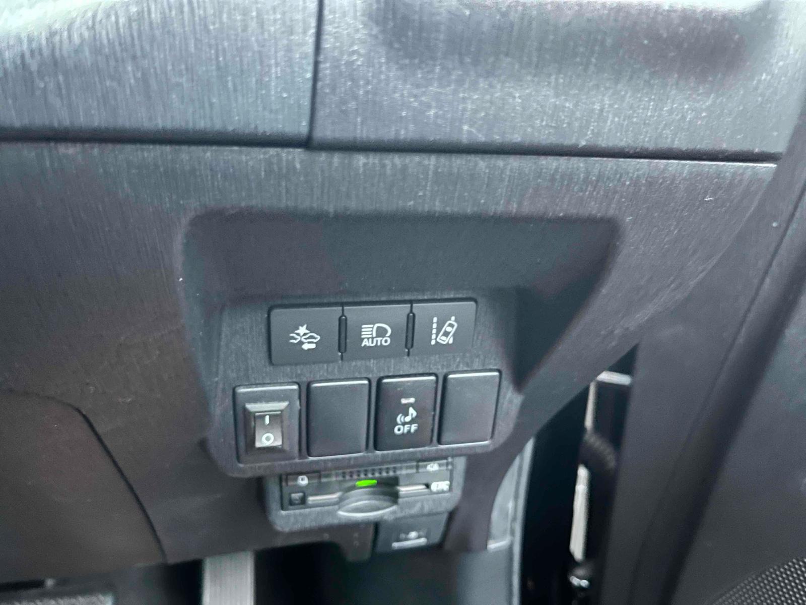 Toyota Prius ALPHA S 7SEAT