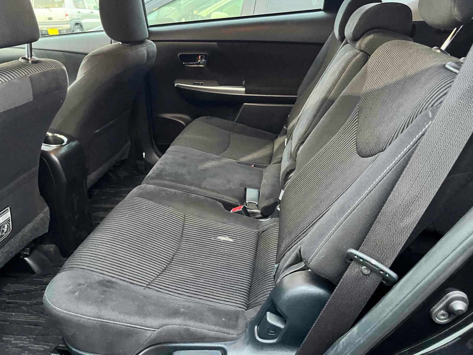 Toyota Prius ALPHA S 7SEAT