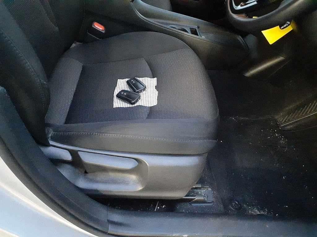 Toyota Prius S SAFETY SENS