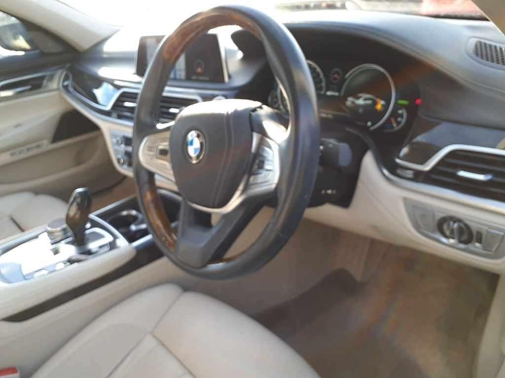BMW 7 Series 740eｱｲﾊﾟﾌｫ ｴｸｾﾞｸﾃｨﾌﾞ
