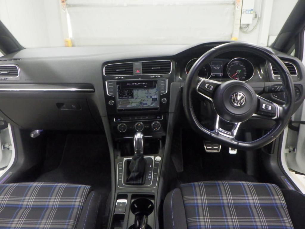 Volkswagen Golf base grade
