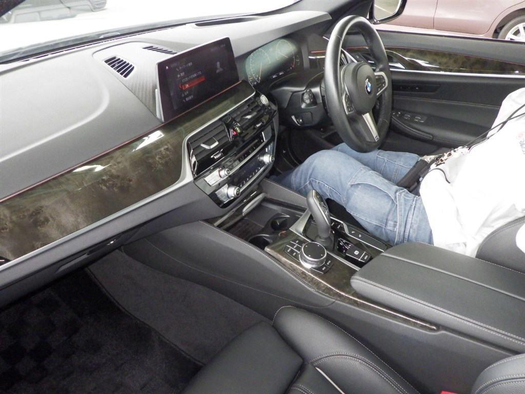BMW 5 Series 4d 523D M-SPORT HI-LINE PACKAGE