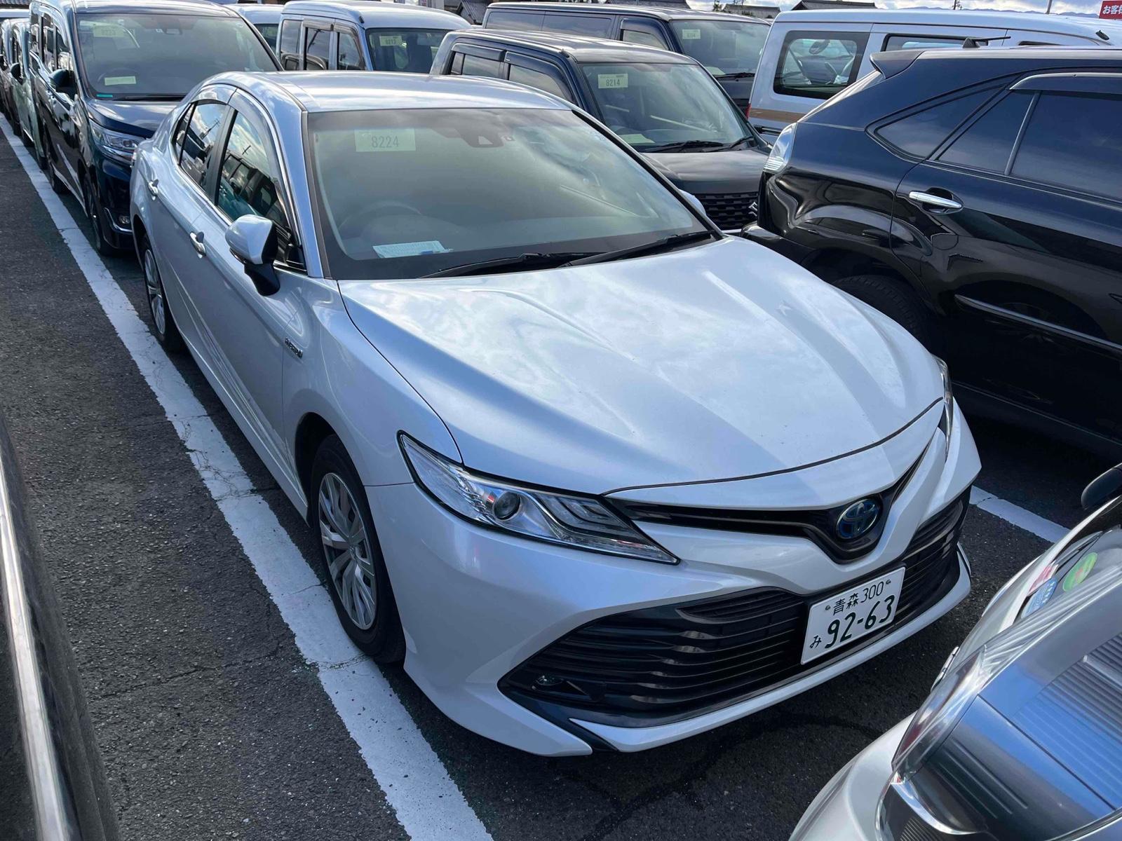 Toyota Camry HYBRID X