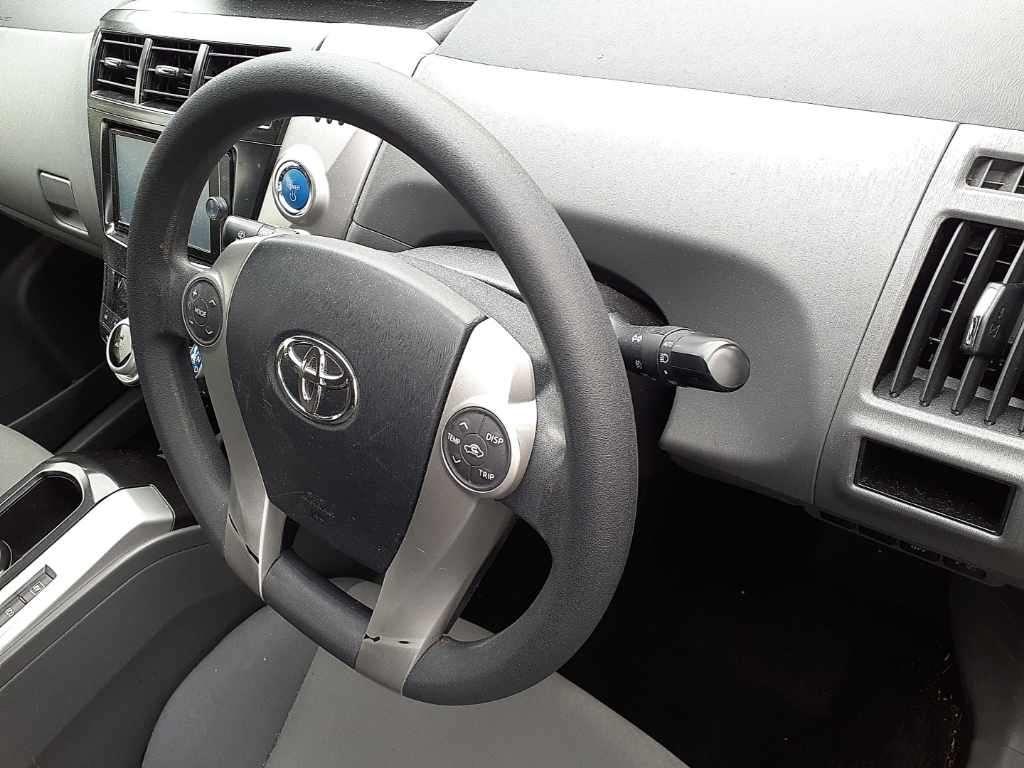 Toyota Prius ALPHA S