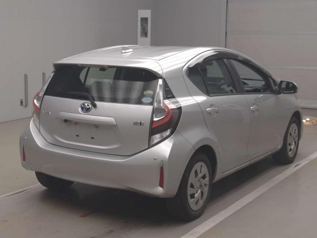 Toyota Aqua S BUSINESS PACKAGE