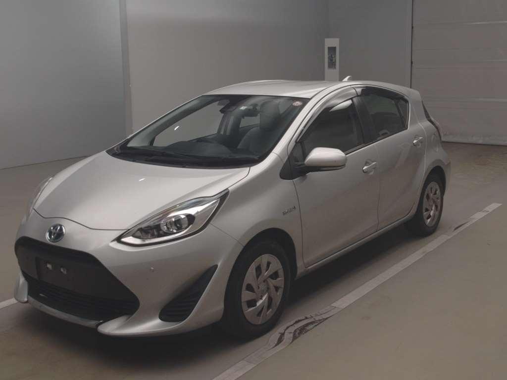Toyota Aqua S BUSINESS PACKAGE