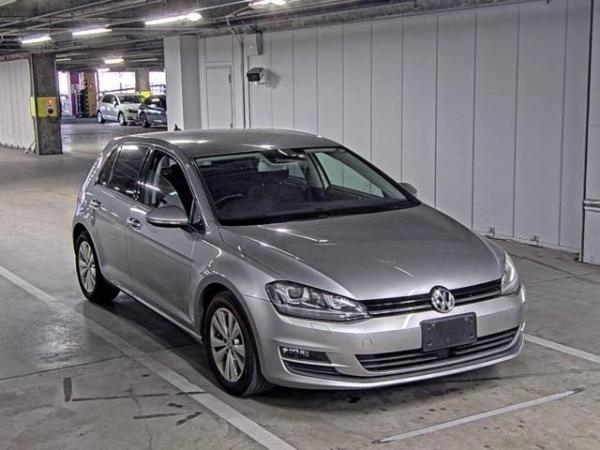 Volkswagen Golf TSIｺﾝﾌｫｰﾄﾗｲﾝ BMT