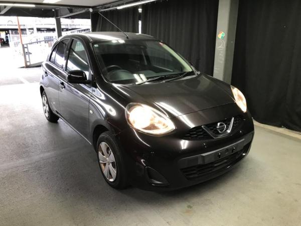 Nissan MARCH S