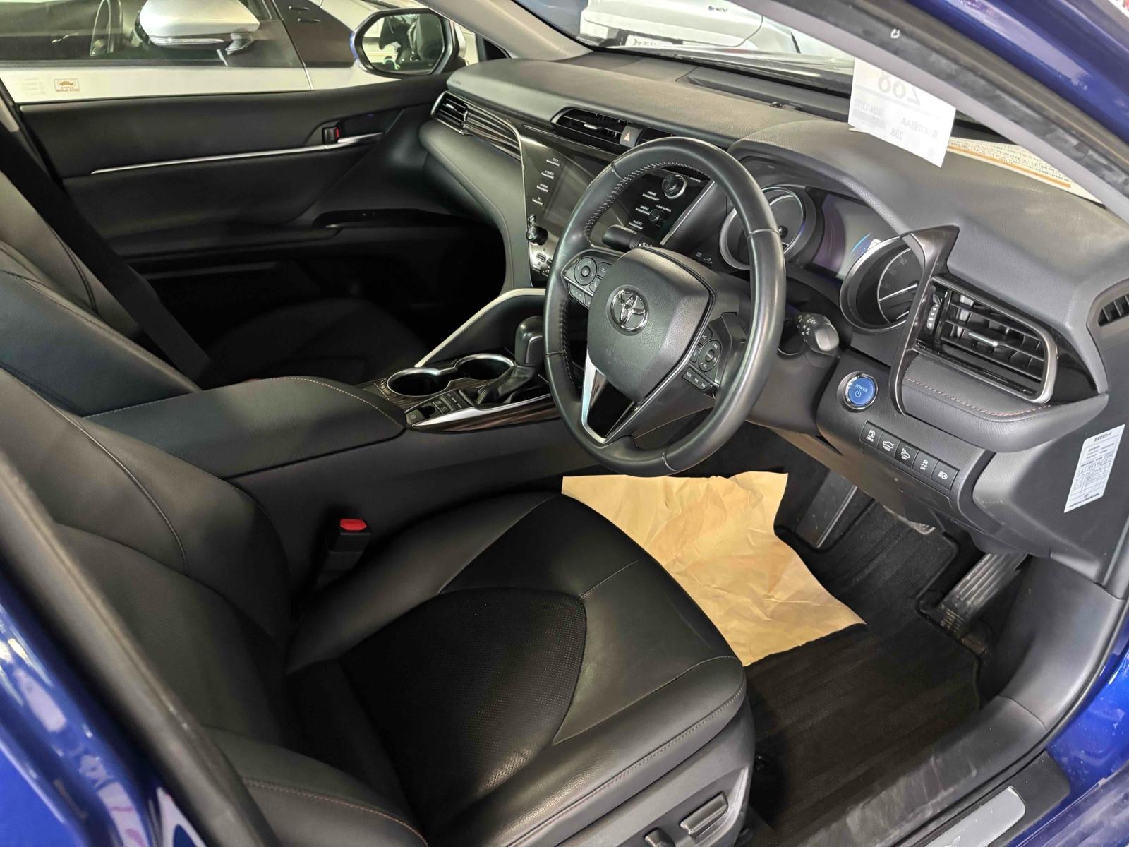 Toyota Camry G LEATHER PACKAGE