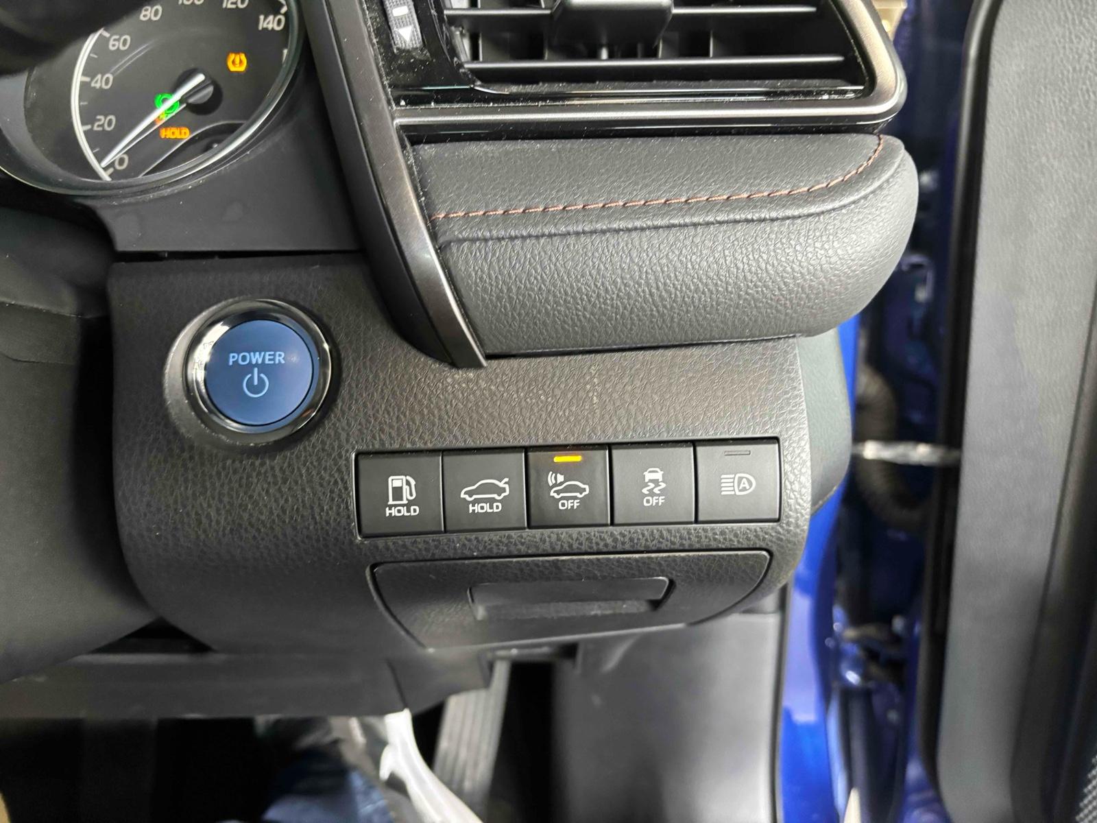 Toyota Camry G LEATHER PACKAGE