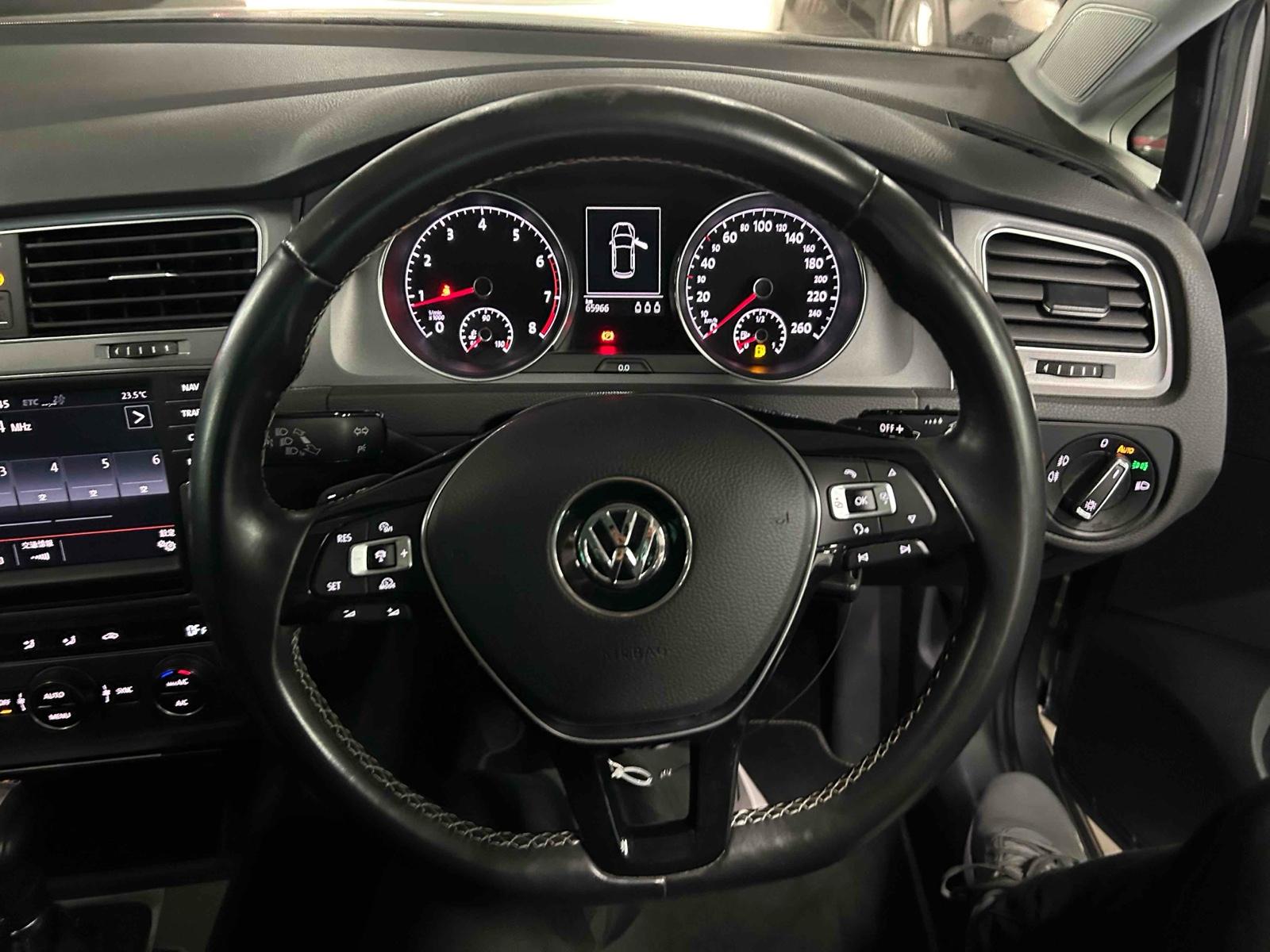 Volkswagen Golf LOUNGE