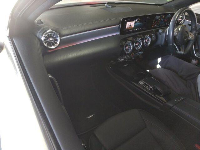 Mercedes-Benz A-class A200D AMG LINE