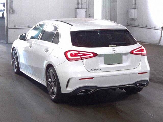 Mercedes-Benz A-class A200D AMG LINE