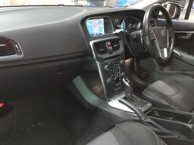 Volvo V40 D4