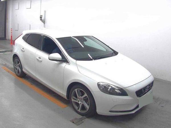 Volvo V40 D4
