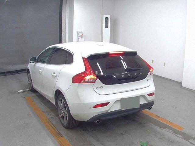 Volvo V40 D4