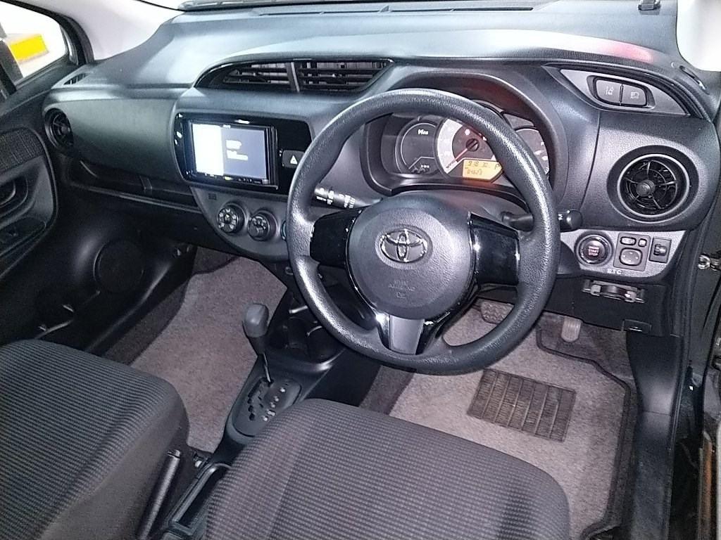 Toyota Vitz 5D F