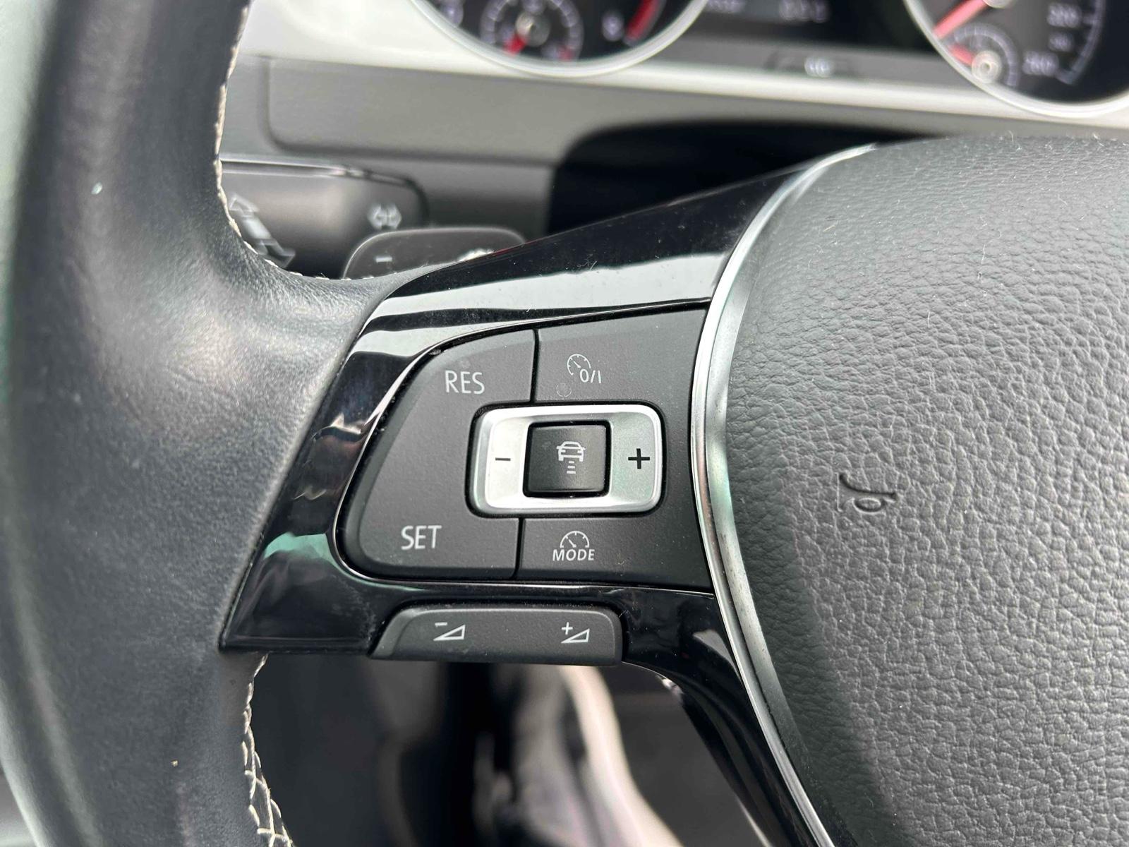 Volkswagen Golf LOUNGE