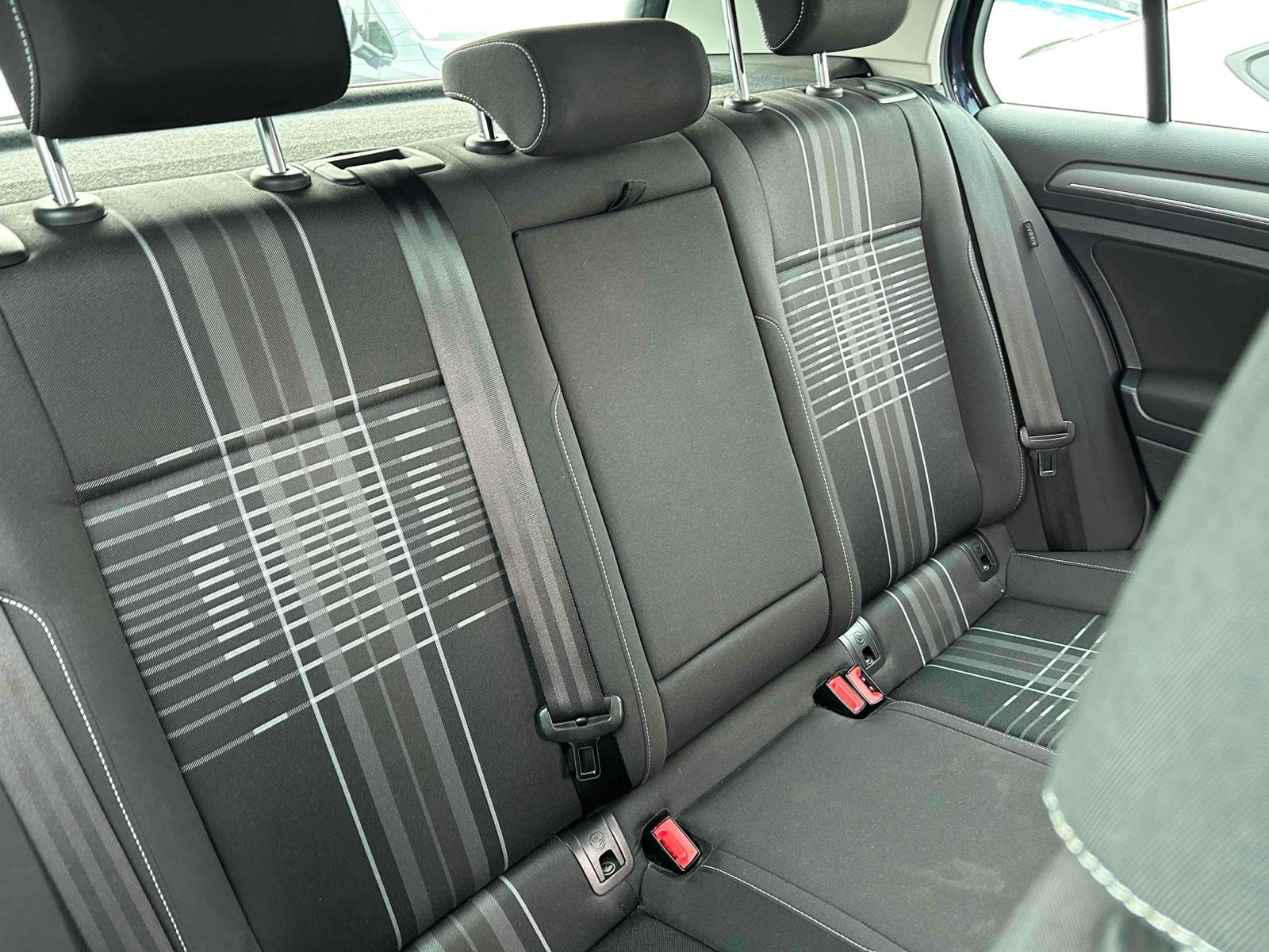 Volkswagen Golf LOUNGE