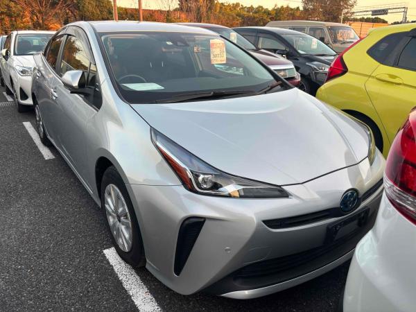 Toyota Prius S SAFETY SENS