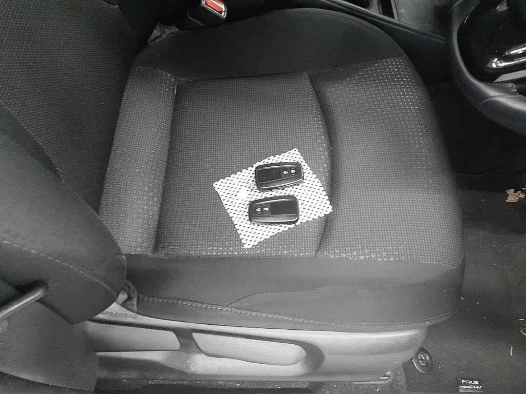 Toyota Prius S SAFETY SENS