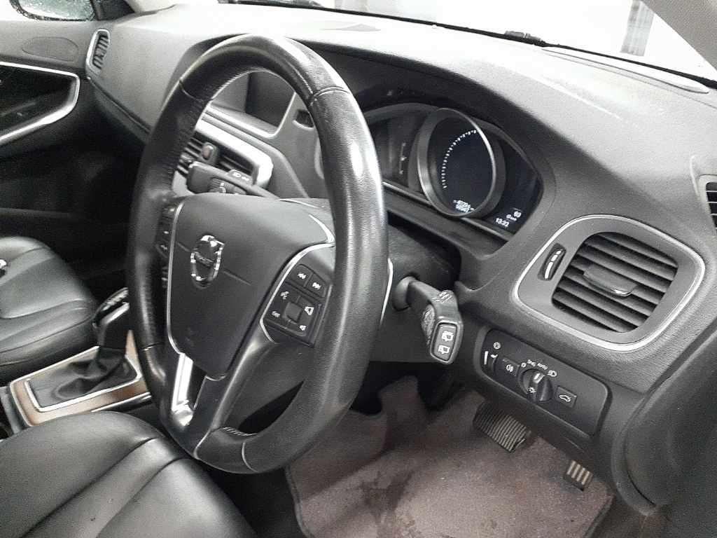 Volvo V40 T3 INSCRIPTION