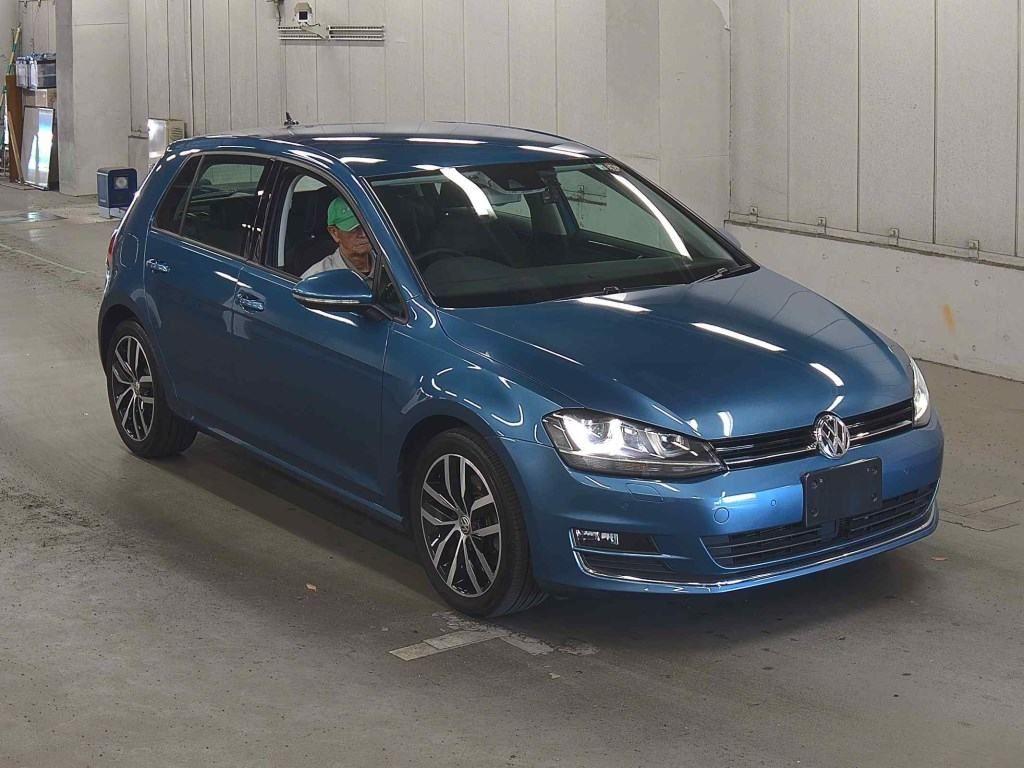 Volkswagen Golf TSI HIGH LINE BLUE TECH DCC