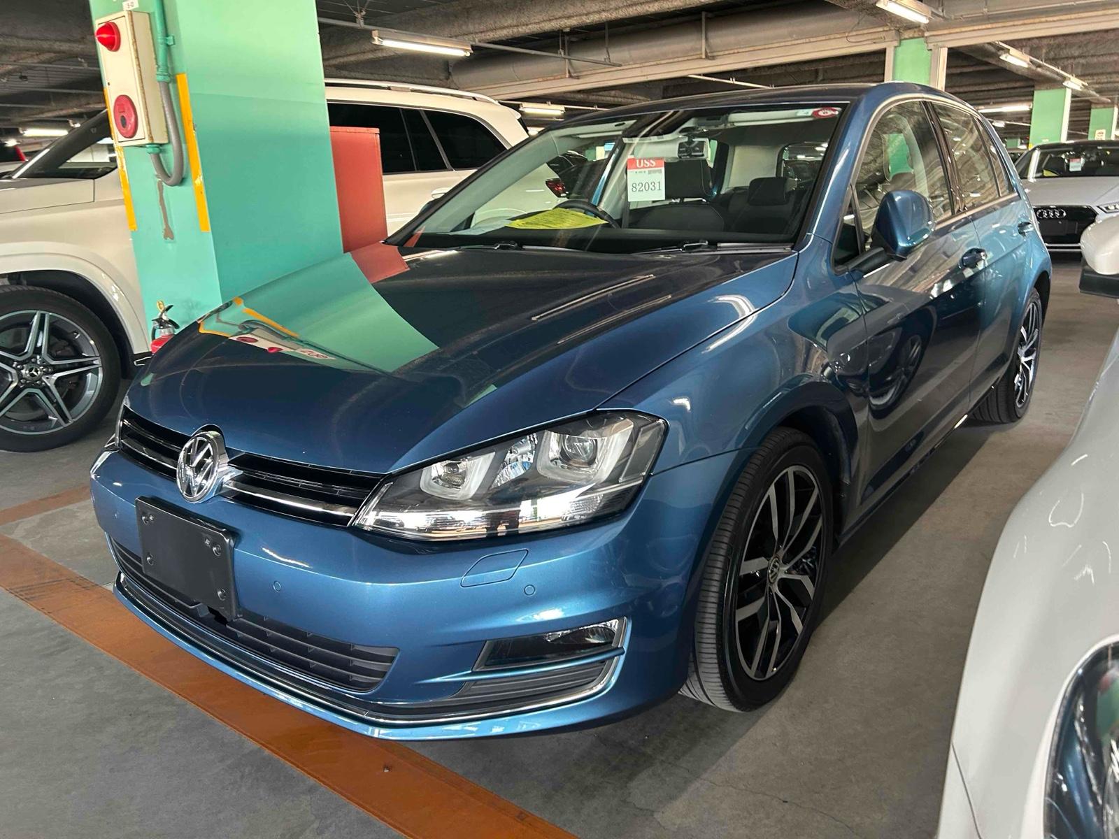 Volkswagen Golf TSI HIGH LINE BLUE TECH DCC